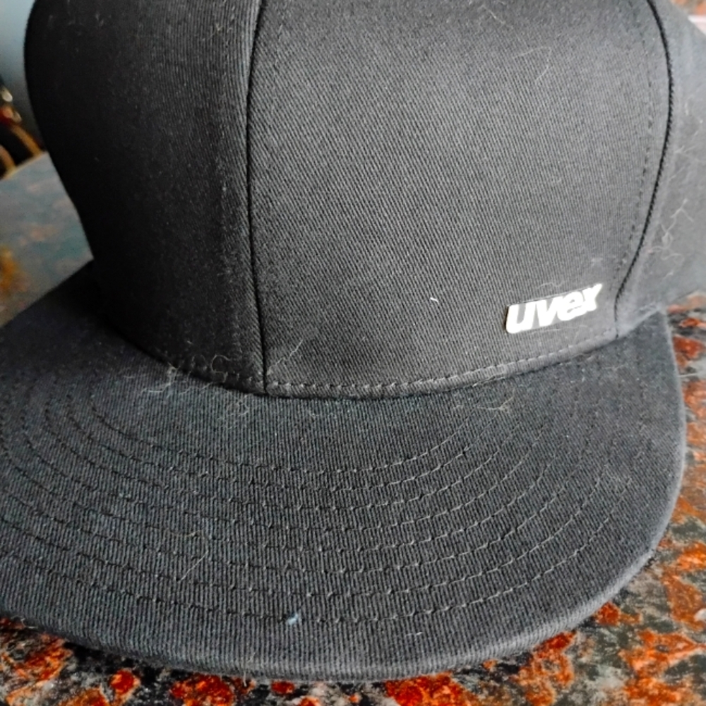 Uvex snapback hat